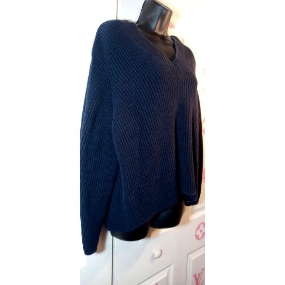WOMEN'S DARK BLUE H&M VNECK KNIT SWEATER SIZE S